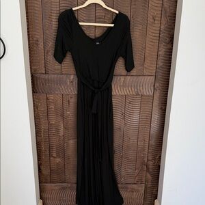 LATCHED MAMA Elegant Black Maxi Dress
